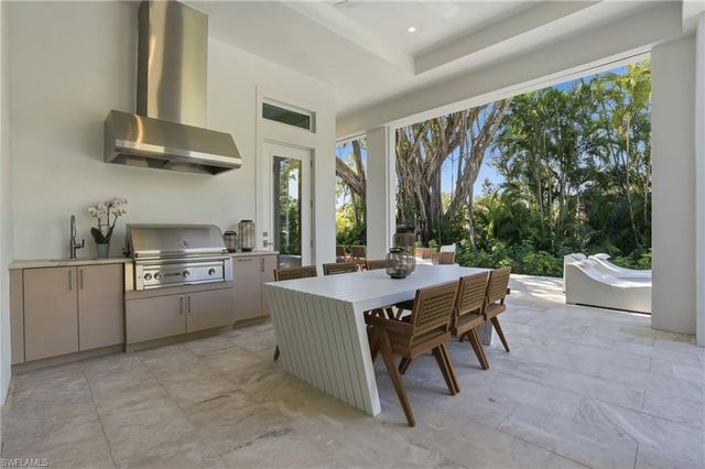 4851 Crayton RD, Naples, FL 34103