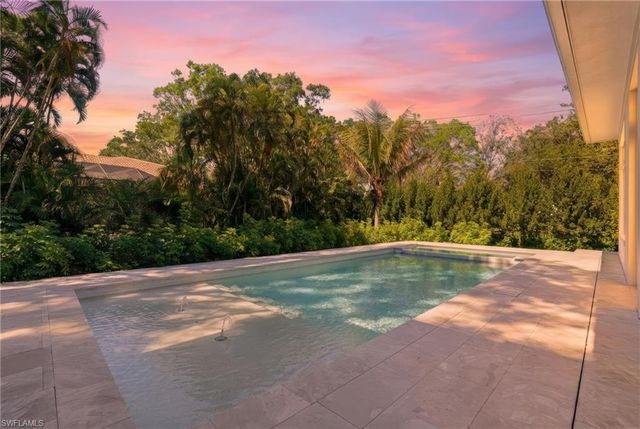 4851 Crayton RD, Naples, FL 34103