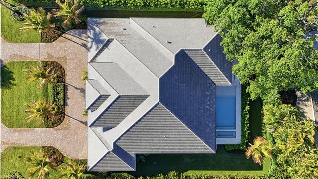 4851 Crayton RD, Naples, FL 34103