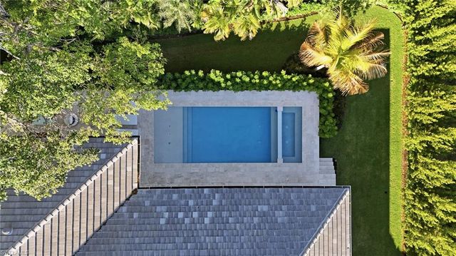 4851 Crayton RD, Naples, FL 34103