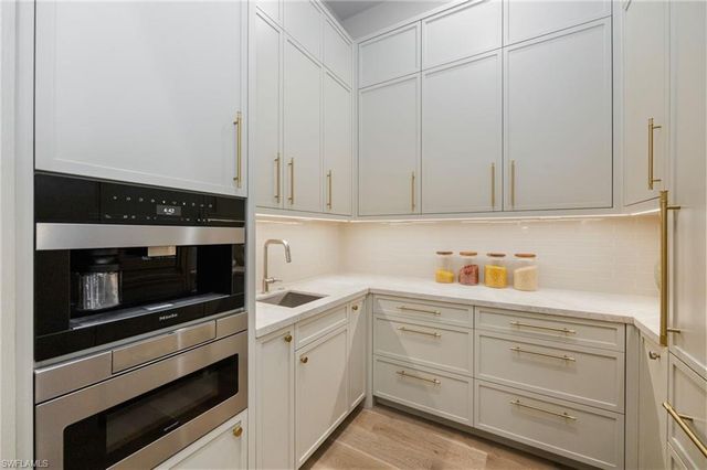 4851 Crayton RD, Naples, FL 34103