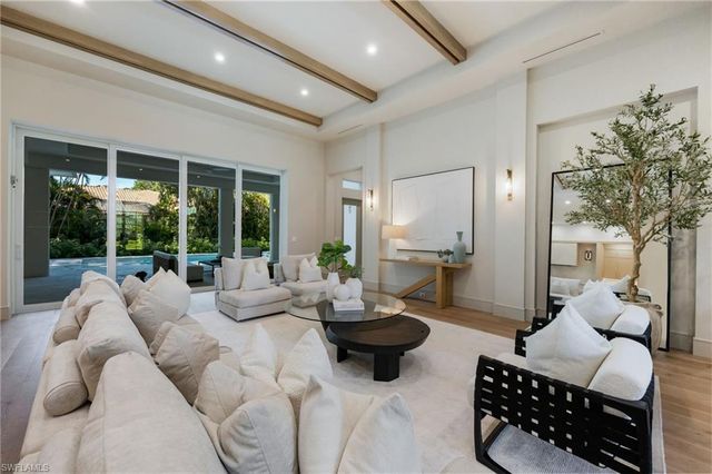 4851 Crayton RD, Naples, FL 34103