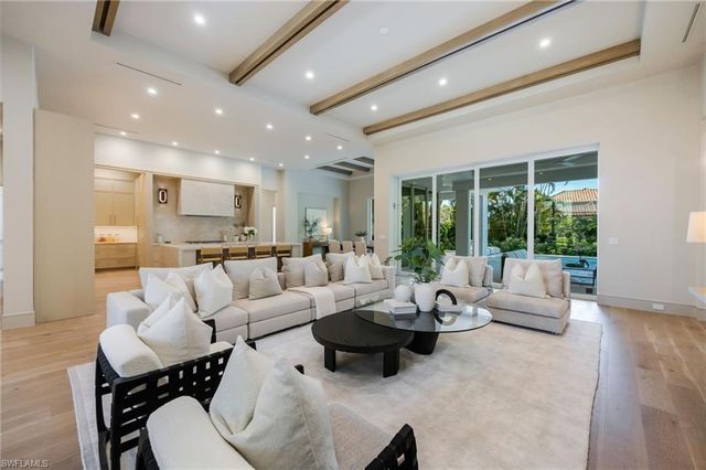 4851 Crayton RD, Naples, FL 34103