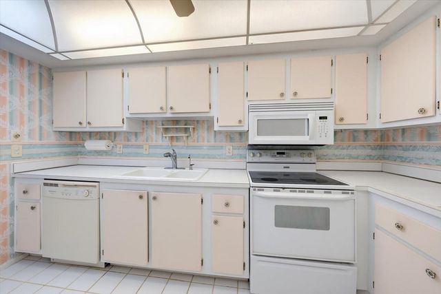 255 DOLPHIN POINT 307, Clearwater Beach, FL 33767