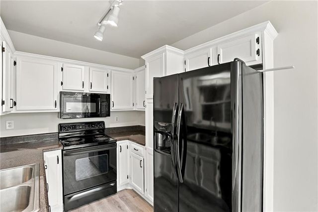 7500 Roswell Road 56, Sandy Springs, GA 30350