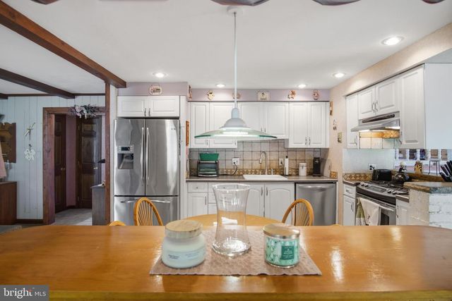1 MAGDA LN, Hillsborough, NJ 08844