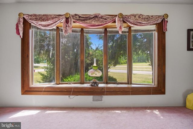 1 MAGDA LN, Hillsborough, NJ 08844