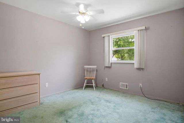 1 MAGDA LN, Hillsborough, NJ 08844