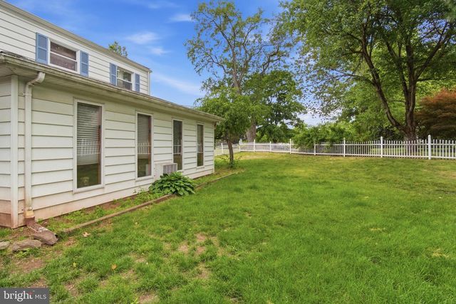 1 MAGDA LN, Hillsborough, NJ 08844