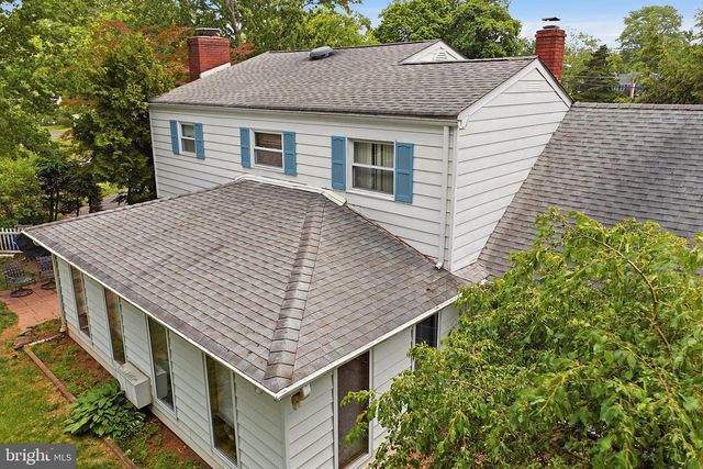 1 MAGDA LN, Hillsborough, NJ 08844