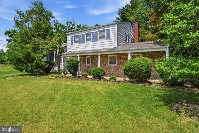1 MAGDA LN, Hillsborough, NJ 08844