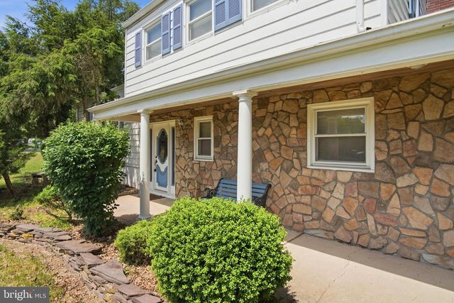 1 MAGDA LN, Hillsborough, NJ 08844