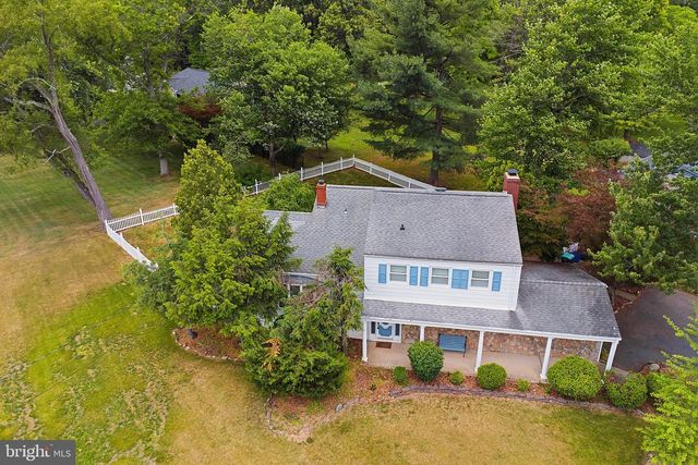 1 MAGDA LN, Hillsborough, NJ 08844
