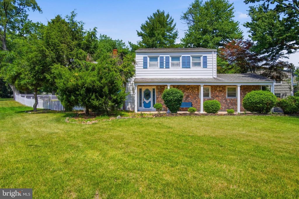 1 MAGDA LN, Hillsborough, NJ 08844