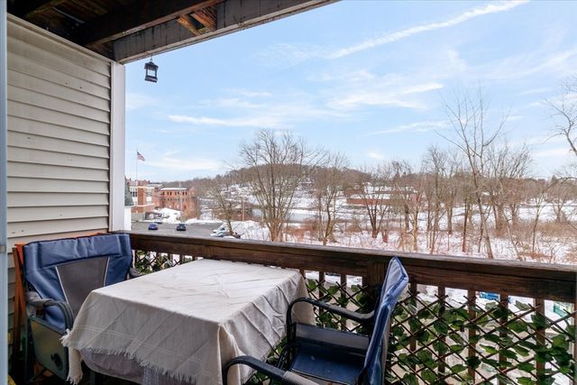 18-24 River St 12, Hudson, MA 01749