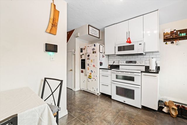 18-24 River St 12, Hudson, MA 01749