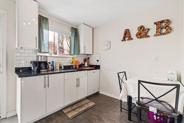 18-24 River St 12, Hudson, MA 01749