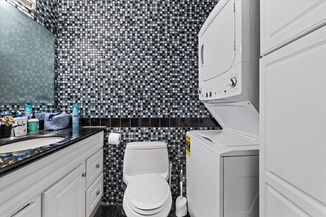 18-24 River St 12, Hudson, MA 01749