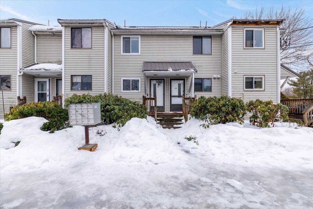18-24 River St 12, Hudson, MA 01749