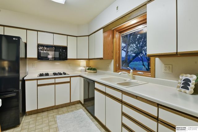 1636 S 99th Street, Omaha, NE 68124