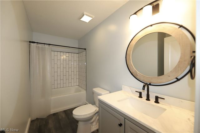 1100 Dover Drive, Medina, OH 44256