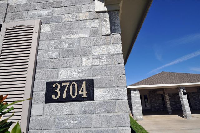 3704 Pedregal Road, League City, TX 77539