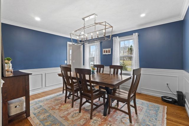 25 Farmington Dr, Shrewsbury, MA 01545