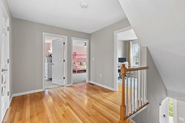 25 Farmington Dr, Shrewsbury, MA 01545