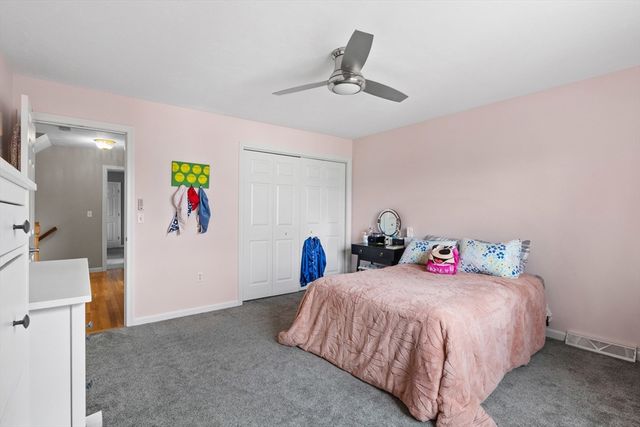 25 Farmington Dr, Shrewsbury, MA 01545