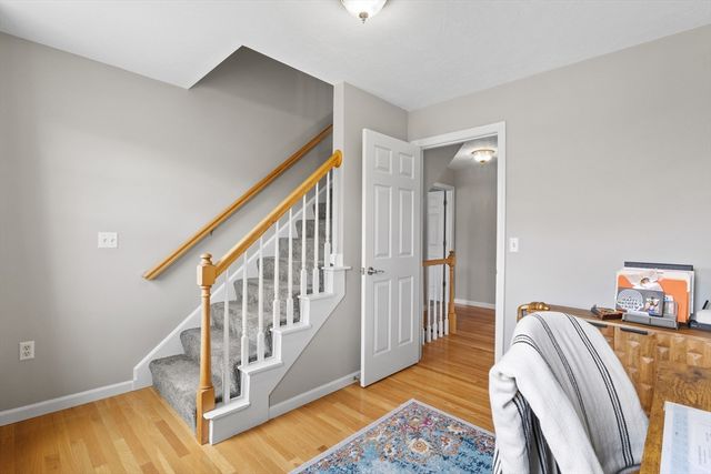 25 Farmington Dr, Shrewsbury, MA 01545