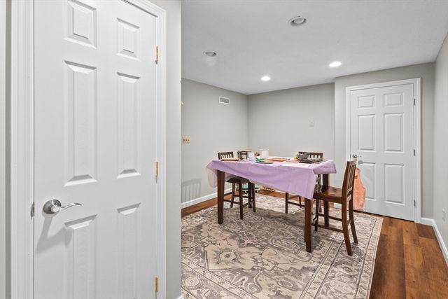 25 Farmington Dr, Shrewsbury, MA 01545