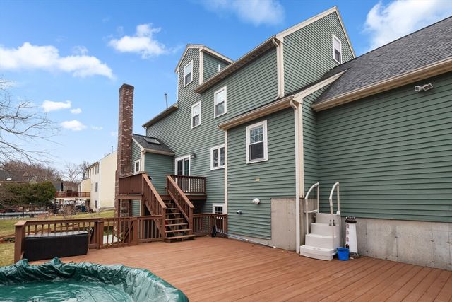 25 Farmington Dr, Shrewsbury, MA 01545