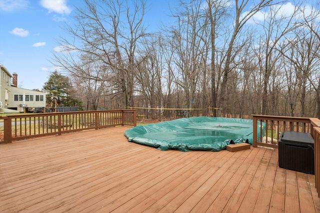 25 Farmington Dr, Shrewsbury, MA 01545
