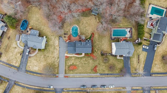 25 Farmington Dr, Shrewsbury, MA 01545