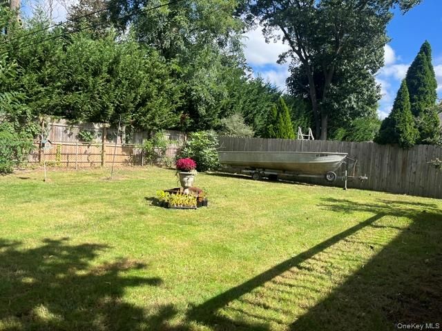 27 Rose Street, Islip, NY 11751