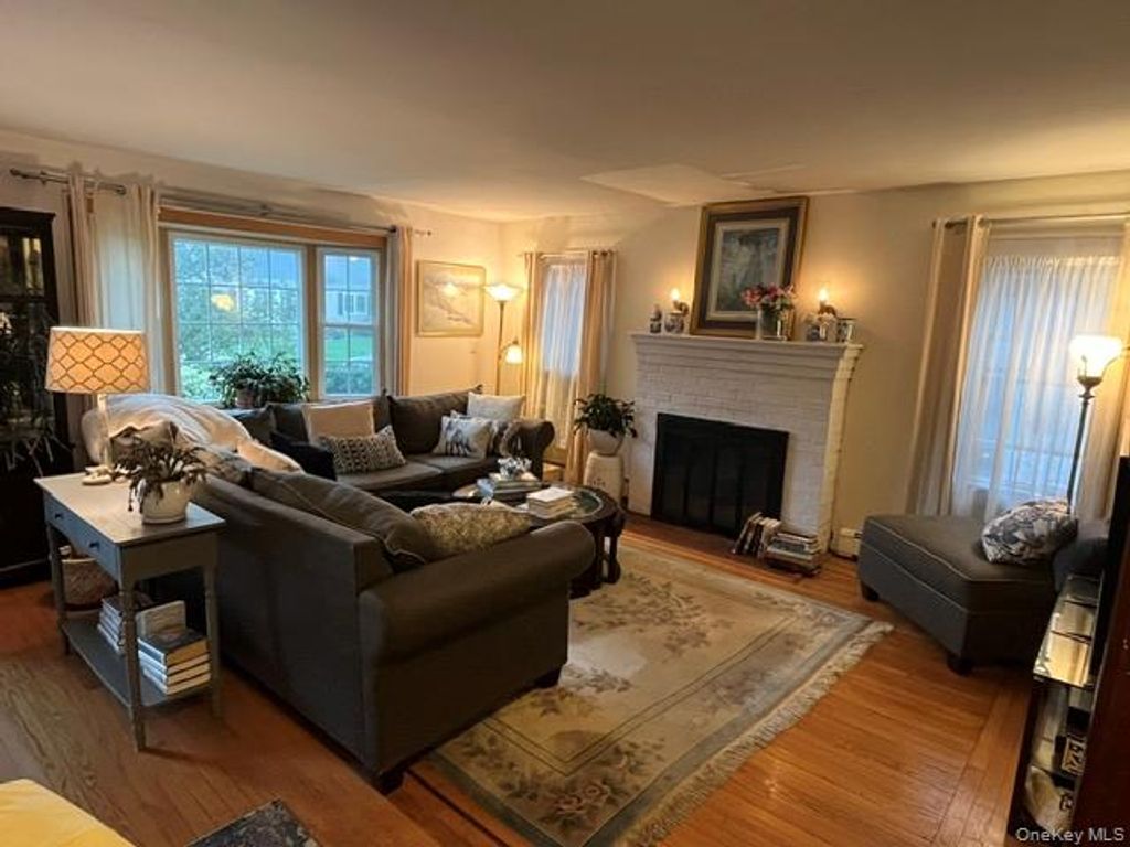 27 Rose Street, Islip, NY 11751 — photo 5
