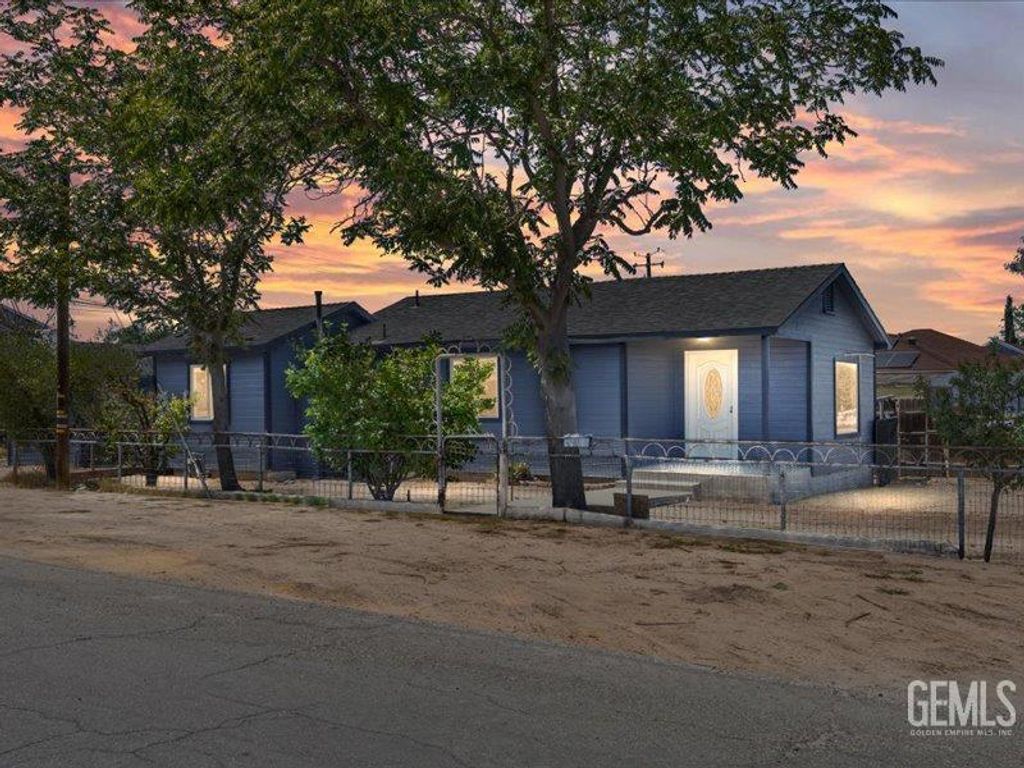 801 Fillmore Street, Taft, CA 93268