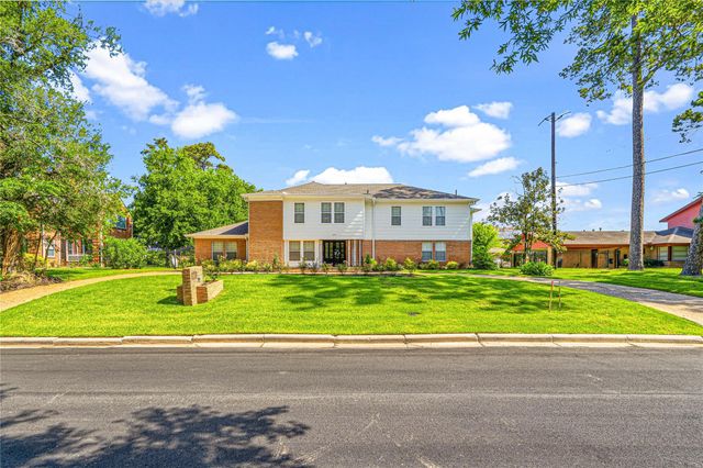 3449 N Parkwood Drive, Houston, TX 77021