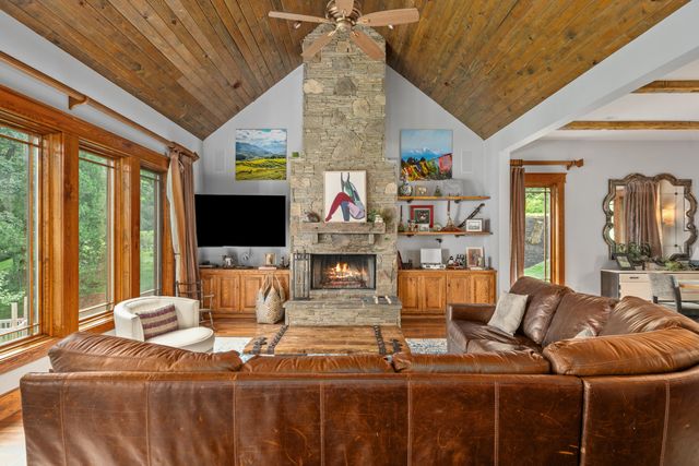 8828 Willett LN, Bent Mountain, VA 24059