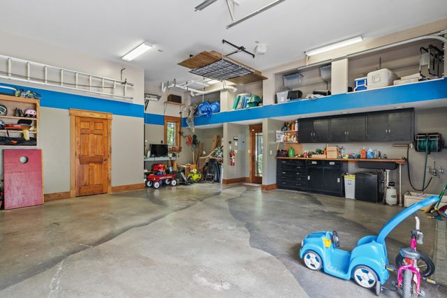 8828 Willett LN, Bent Mountain, VA 24059