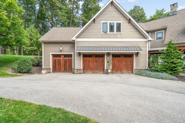 8828 Willett LN, Bent Mountain, VA 24059