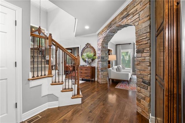 301 NW Rockhill Circle, Lee's Summit, MO 64081