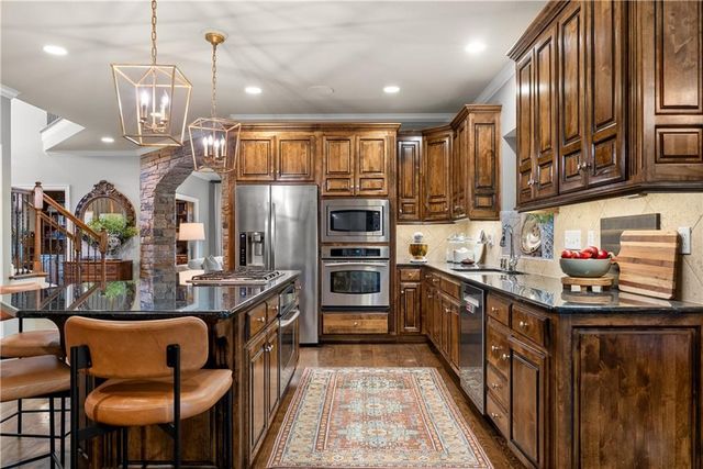 301 NW Rockhill Circle, Lee's Summit, MO 64081