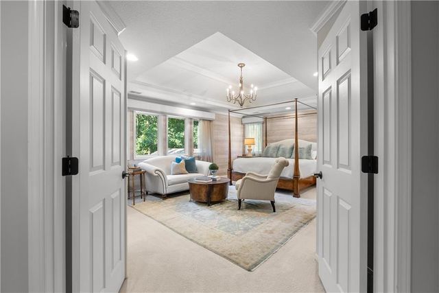 301 NW Rockhill Circle, Lee's Summit, MO 64081