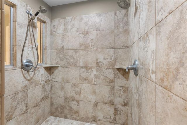 301 NW Rockhill Circle, Lee's Summit, MO 64081