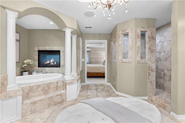 301 NW Rockhill Circle, Lee's Summit, MO 64081