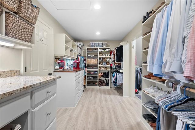 301 NW Rockhill Circle, Lee's Summit, MO 64081