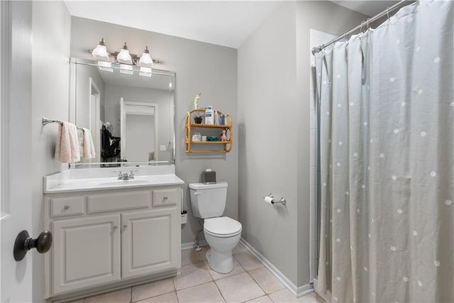 301 NW Rockhill Circle, Lee's Summit, MO 64081