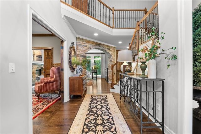 301 NW Rockhill Circle, Lee's Summit, MO 64081