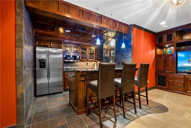 301 NW Rockhill Circle, Lee's Summit, MO 64081